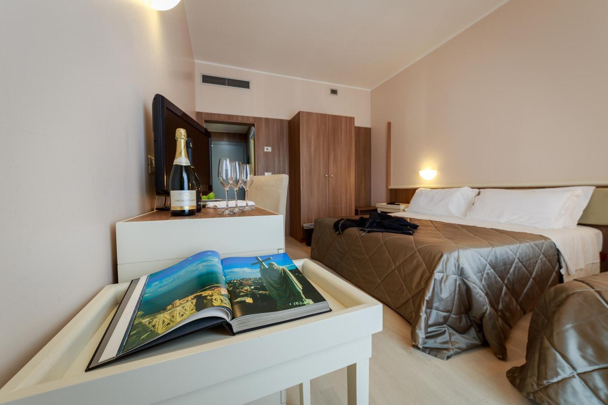 Comfort Triple Room